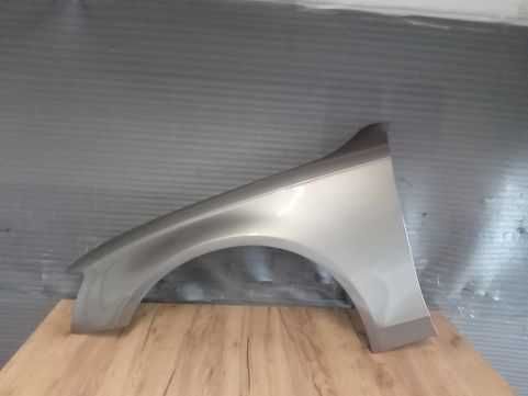 Aripa Fata Stanga Audi A4 B8 An 2007-2011 (LY1Q (Auriu))
