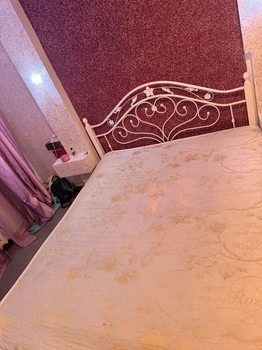 Продается кровать с матрасом