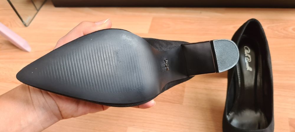 Черни елегантни обувки на висок ток 38 номер