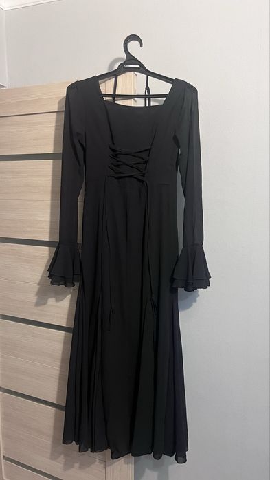 Черное вечернее платье