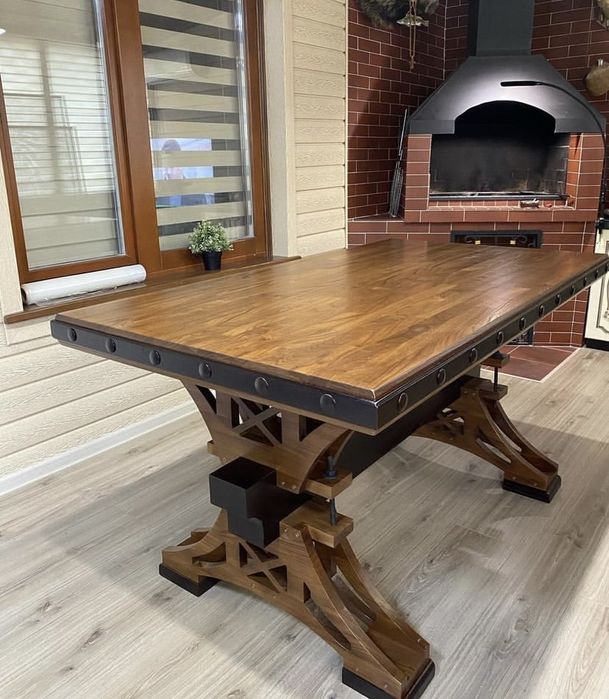 Стол обеденный