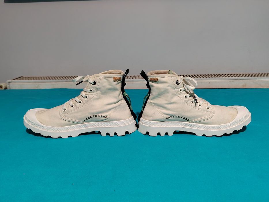 PALLADIUM Pampa Metro, tenesi damă, mărimea 39, interior 24 cm.