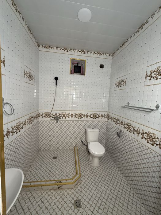 Срочно продается 2 сотх 4 хона Жданов