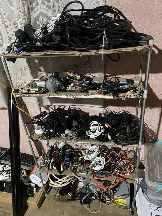 Vând diferite boxe/diverse