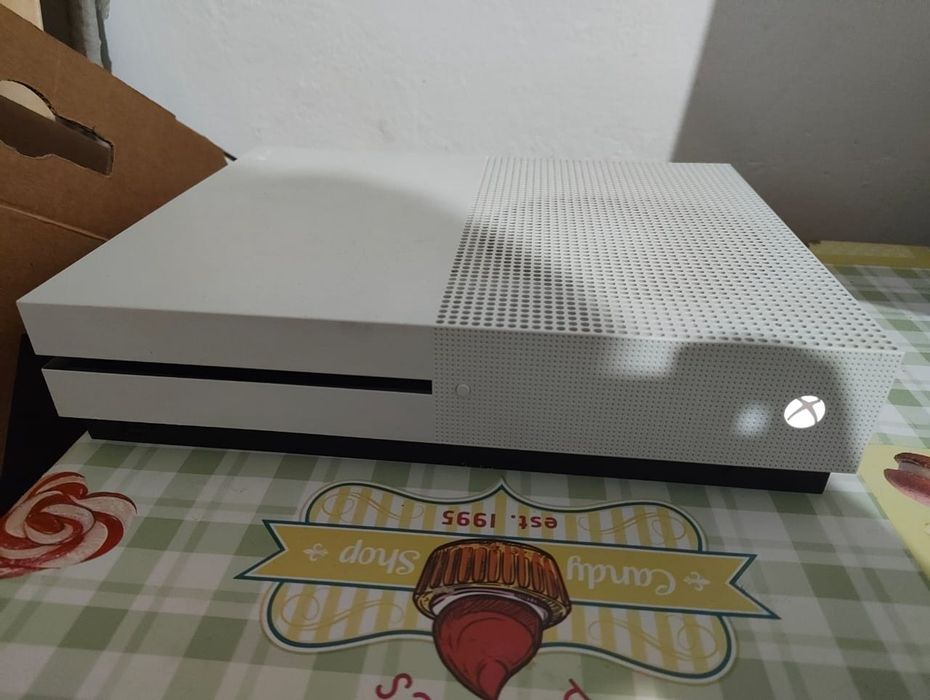 Xbox one s 1 tb с играми