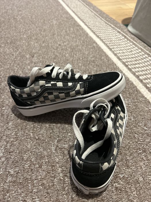 Tenesi Vans, marimea 32