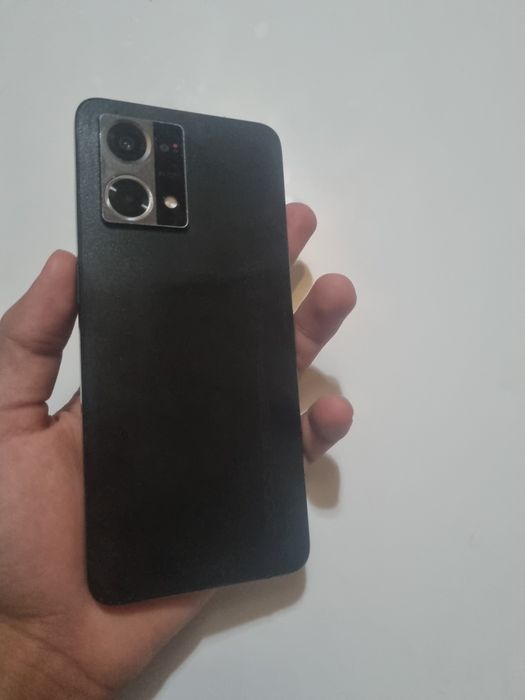 Oppo reno 7 yaxshi xolatda