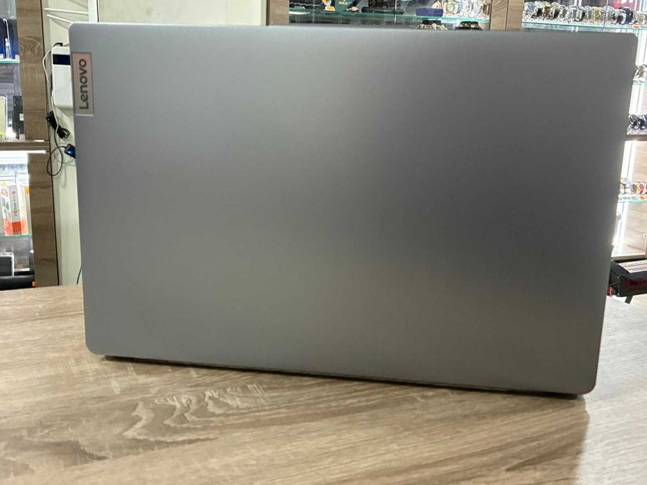 Лаптоп Lenovo Idea Pad Slim 3