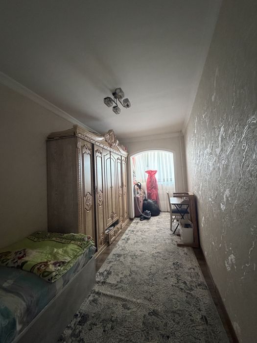 4 xonali kvartira sotiladi
