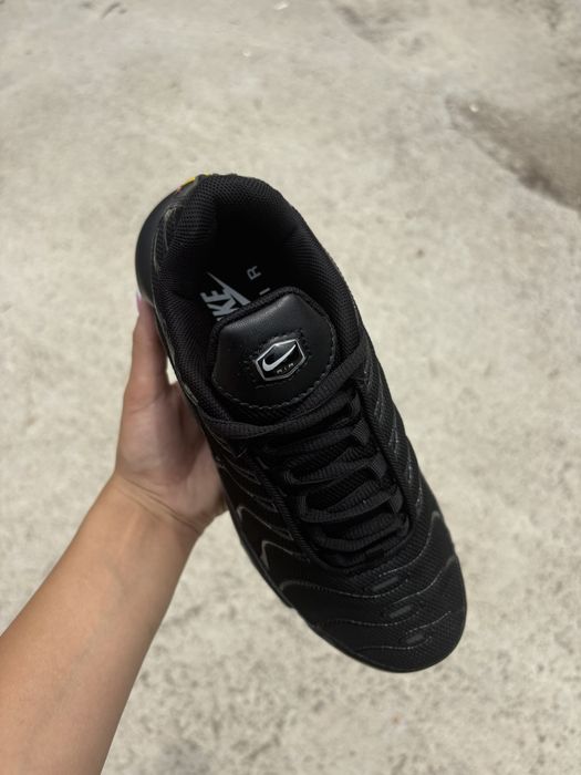 TN  Triple Black