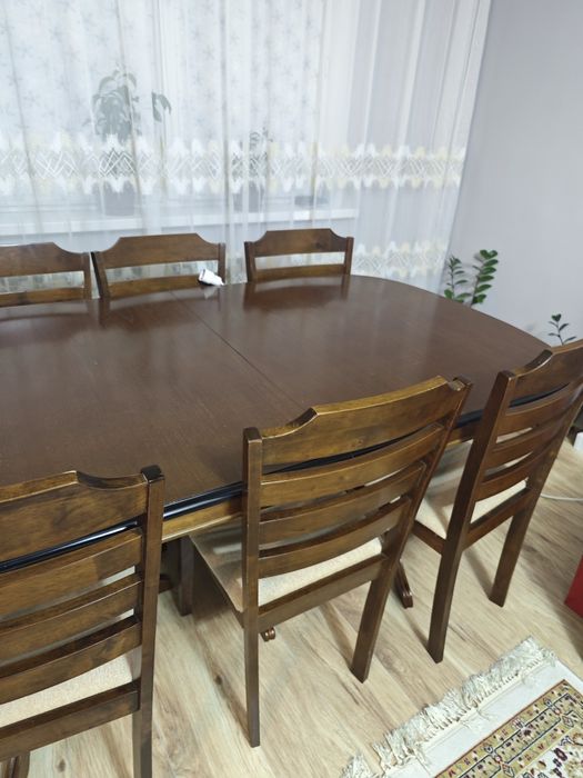 Продам стол и стулья