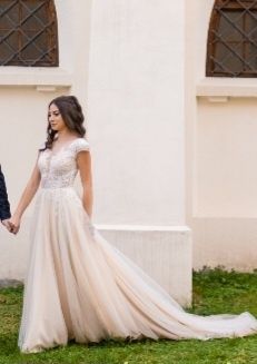 Vând rochie de mireasă