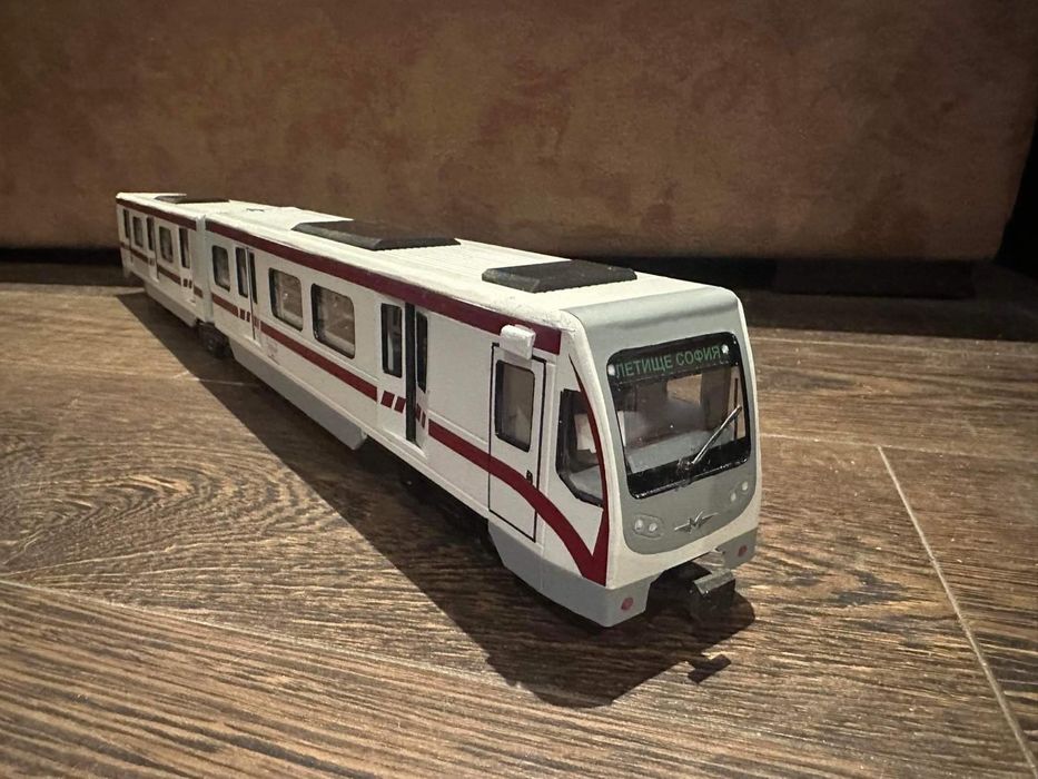 Макети метра играчки