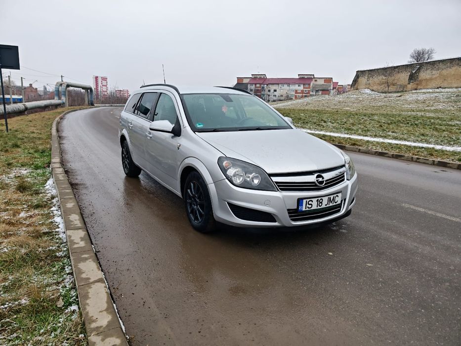 Opel Astra 2011 1.7 CDTI