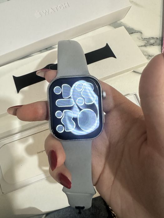 Смарт-часы в дизайне Apple Watch Series 10