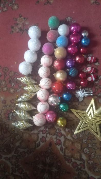 Елочные игрушки современные