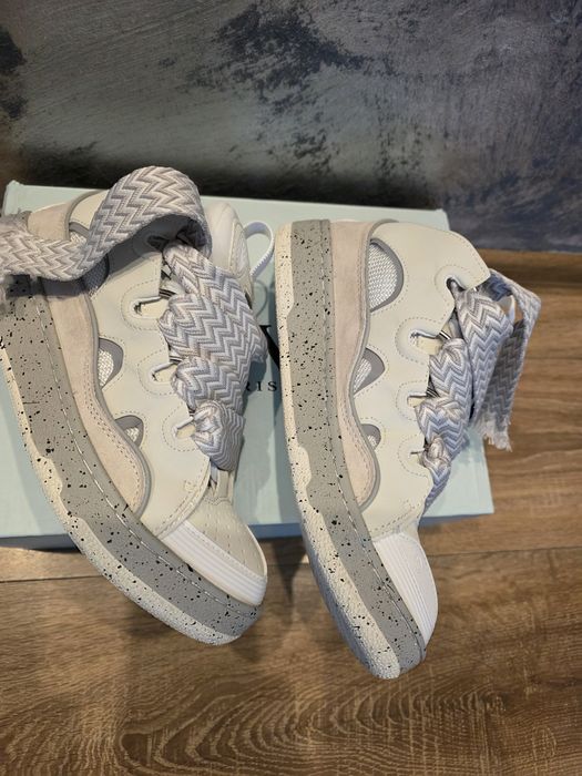 Vând Lanvin curb New 43