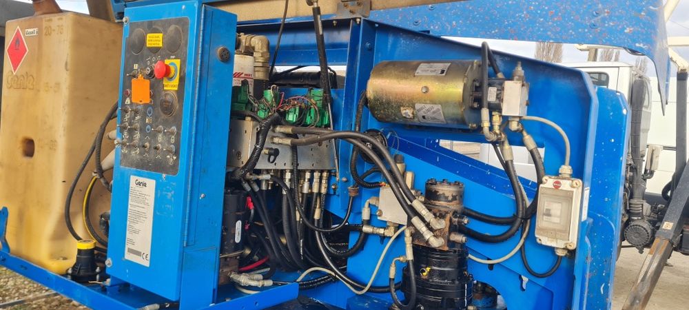 Nacela diesel  cu brat Genie