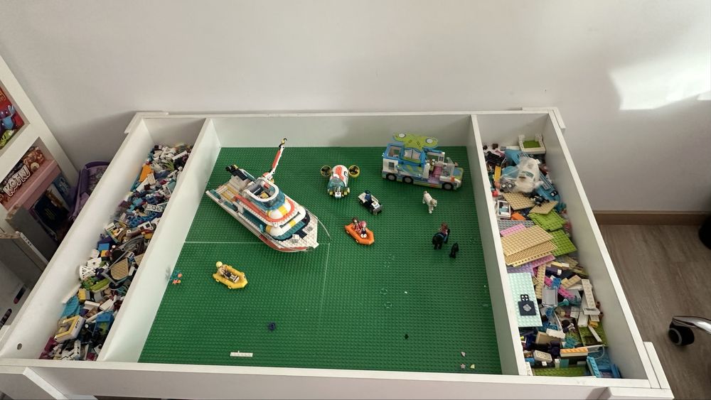 Masa pt LEGO impecabila