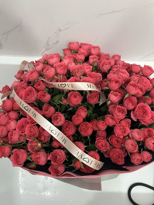 Букет из кустовых роз