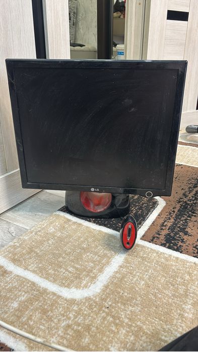 Продам монитор LG.