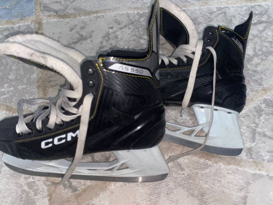 Продам коньки CCM