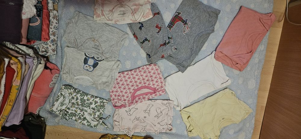 Orice bady 1 leu , orice bluza sau pantaloni 2 lei.