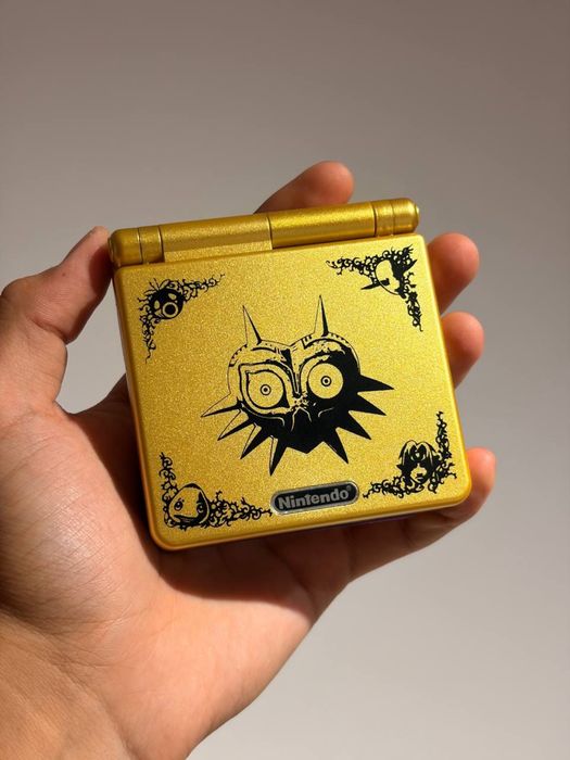 Nintendo Game Boy Advance SP Zelda Majoras Mask Ed.