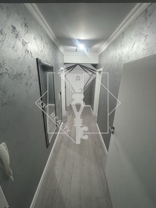 Продава се Тристаен апартамент в Пловдив, Кючук Париж - 101 кв.м за 1980 €/кв.м - Снимка #6