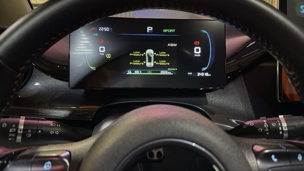 BYD E2 electromobil электромибиль седан