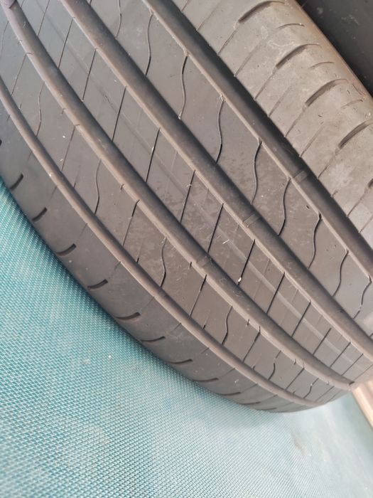 2 бр летни 225/50/17 goodyear