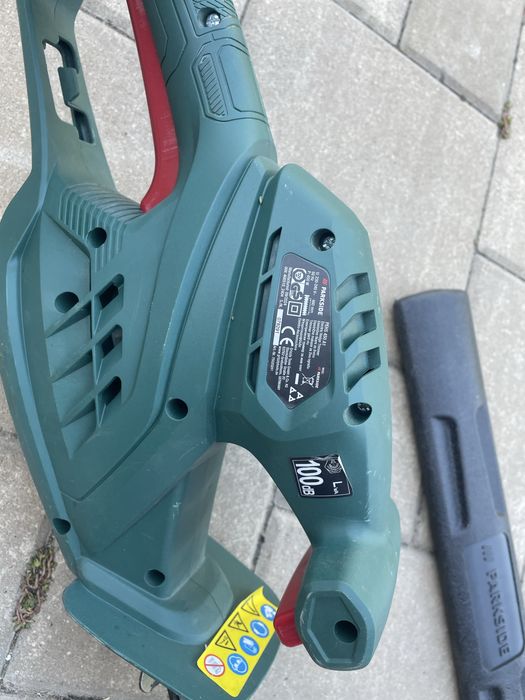 Foarfecă electric pentru gard viu Parkside