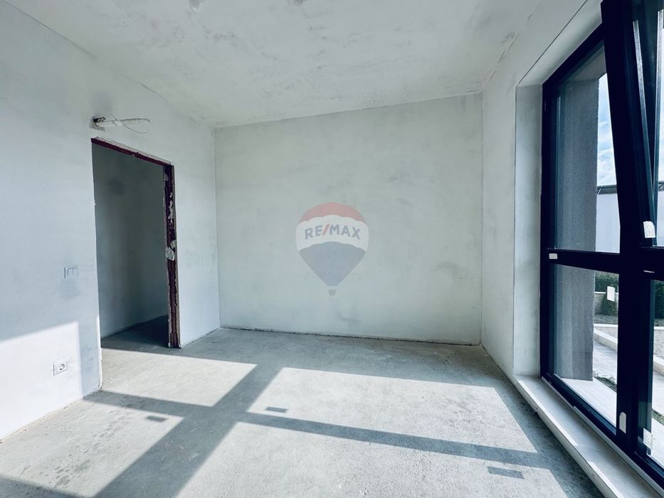 Продава се Четиристаен апартамент в Варна, Бриз - 179 кв.м за 1900 €/кв.м - Снимка #9