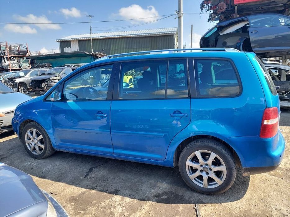 Dezmembram Volkswagen Touran, 2.0 TDI, 140 cp, cod AZV, cutie manuala