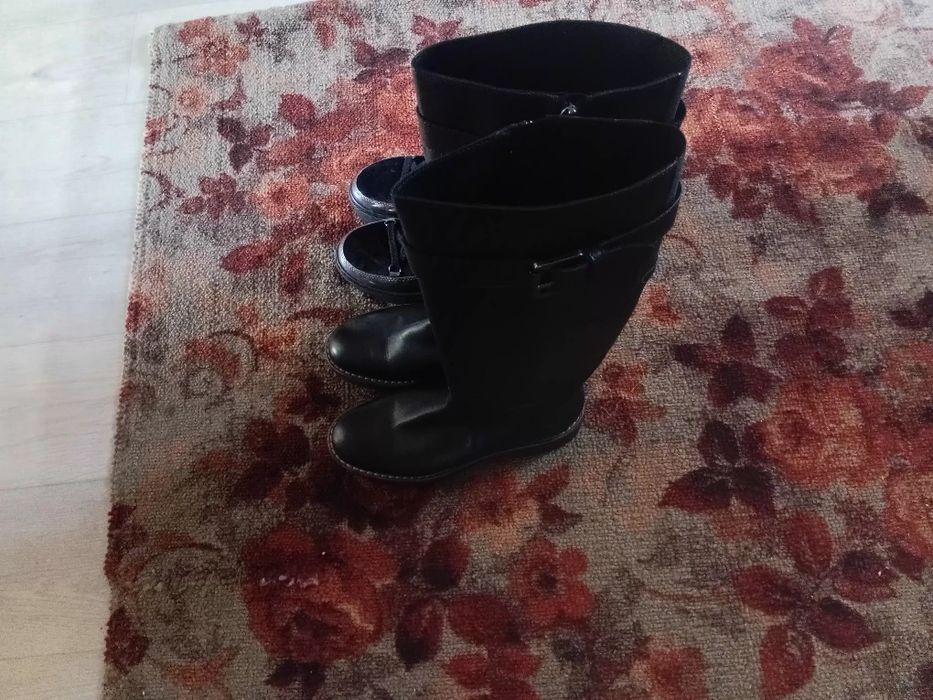 Продам обувьцена за 2 ары 20000