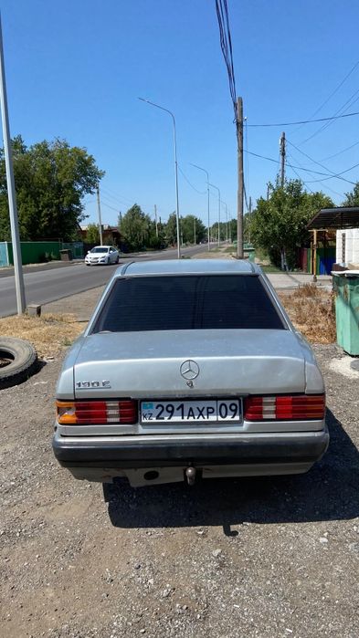 Мерседес без 190