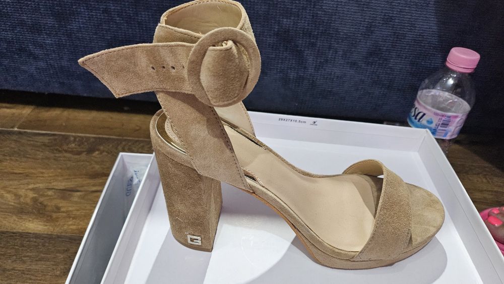 Дамски сандали GUESS