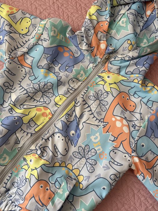 Продам детскую ветровку