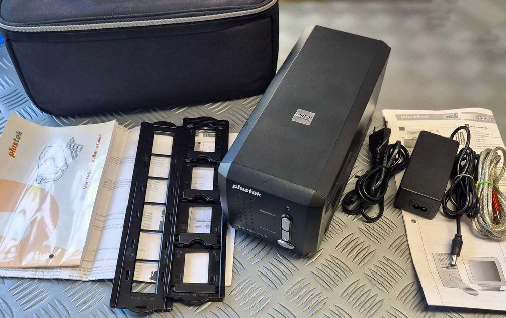 Професионален филмов скенер Plustek OpticFilm 7500i