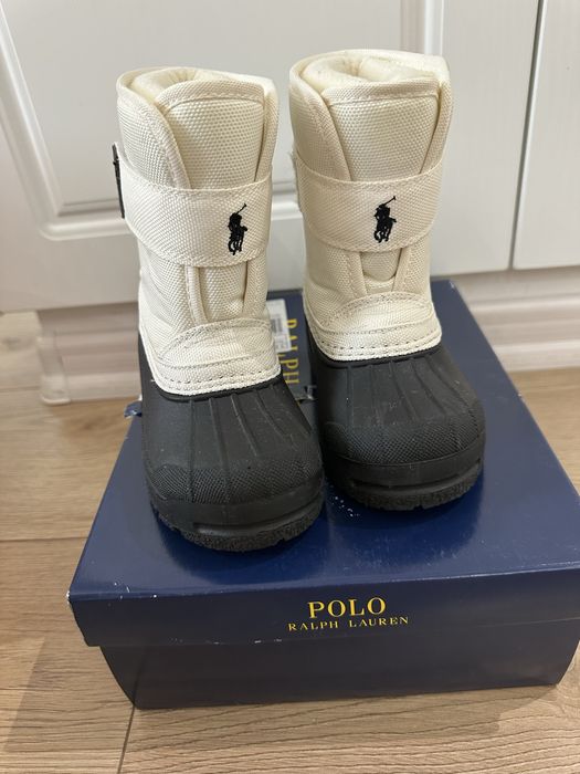 Ботуши и обувки за момиче