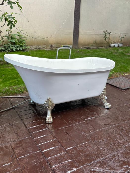 Vand cada freestanding acril Bella (Regata) -Ca nouă