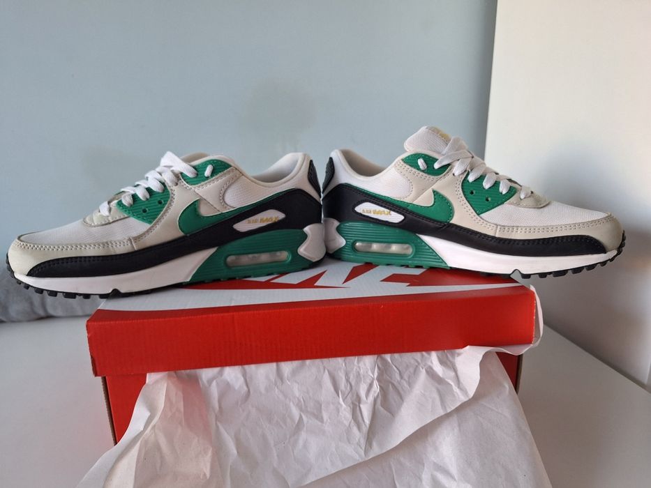 Nike Air Max 90.