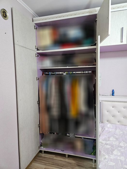 Продам спальный гарнитур