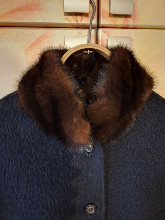 Продам зимнее пальто в отличном состоянии