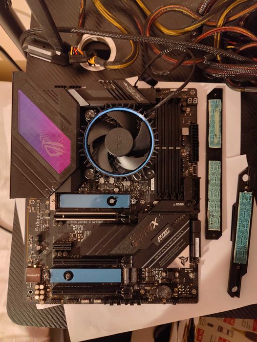 Placa baza ASUS STRIX Z690-E GAMING WIFI DDR5 socket 1700 - Testata