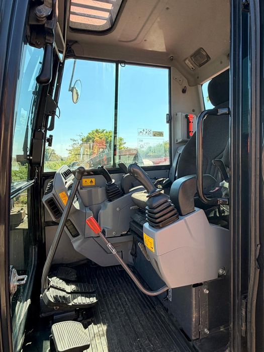 De Vanzare Escavator Kubota de8,5T an 2023 3 cupe Clima