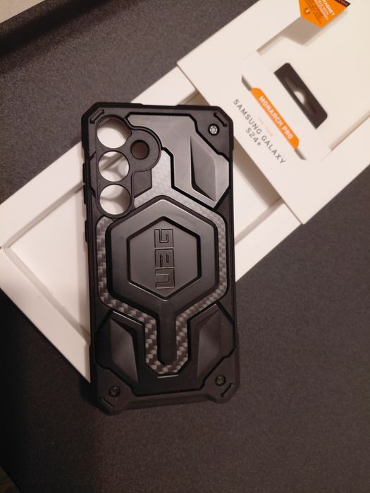 Vand huaa UAG pentru Samsung S24+