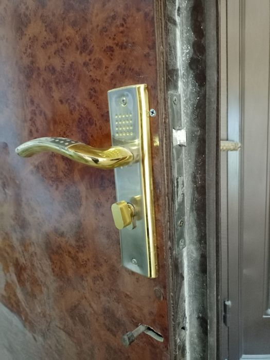 Temir eshik sotiladi idial toza