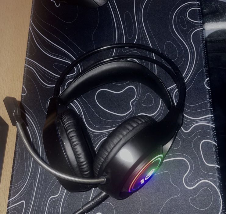 Căști Marvo Scorpion de gaming cu microfon.
