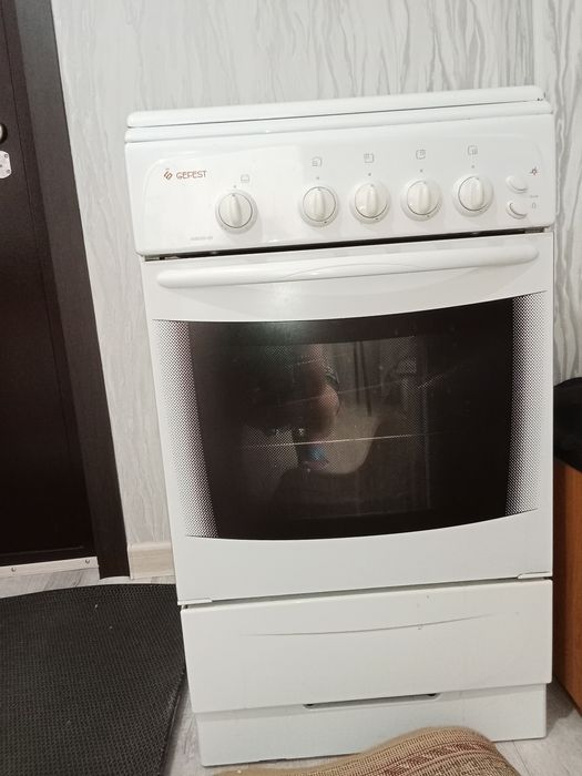 Продам газовую плиту